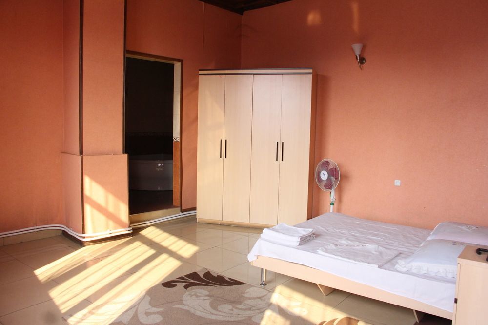 Aratta Hotel Argavand Екстериор снимка