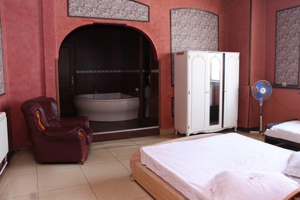 Aratta Hotel Argavand Екстериор снимка