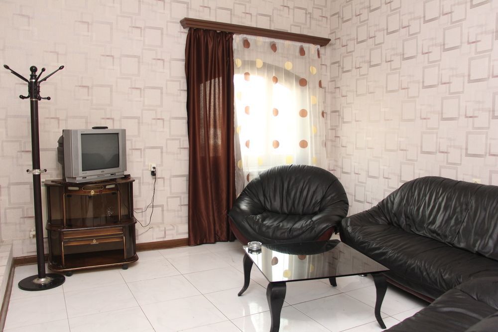 Aratta Hotel Argavand Екстериор снимка