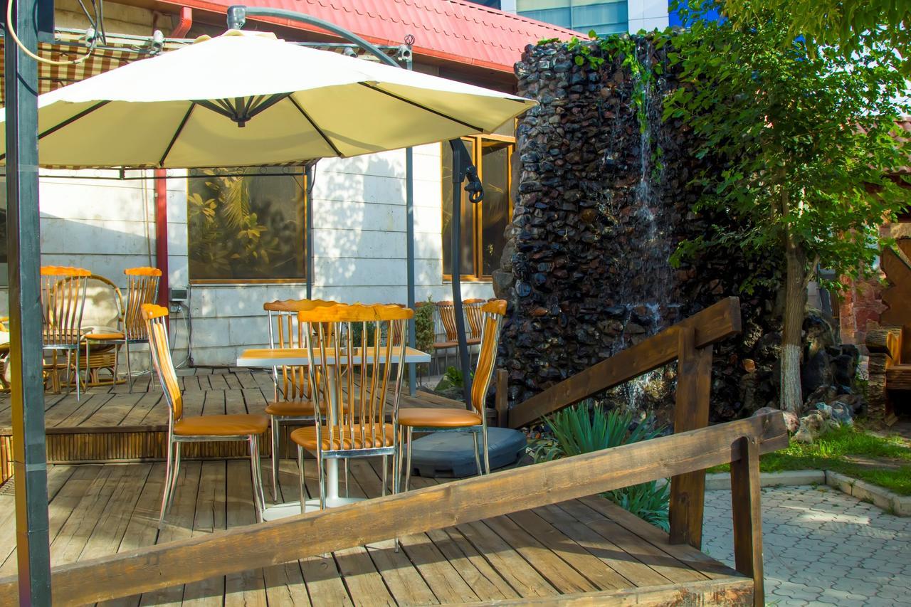 Aratta Hotel Argavand Екстериор снимка