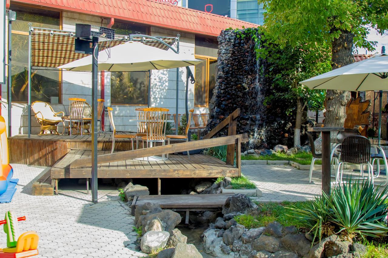 Aratta Hotel Argavand Екстериор снимка