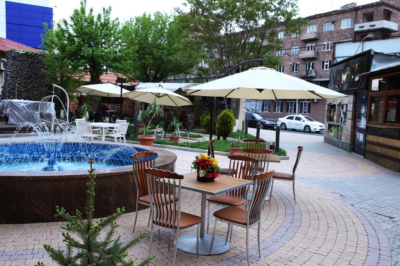 Aratta Hotel Argavand Екстериор снимка
