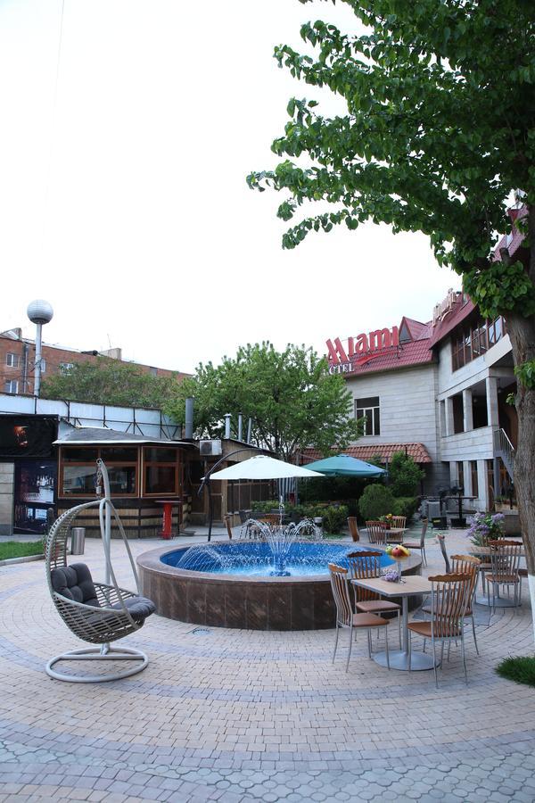 Aratta Hotel Argavand Екстериор снимка
