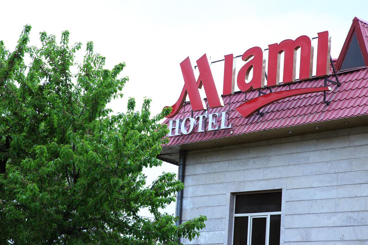 Aratta Hotel Argavand Екстериор снимка