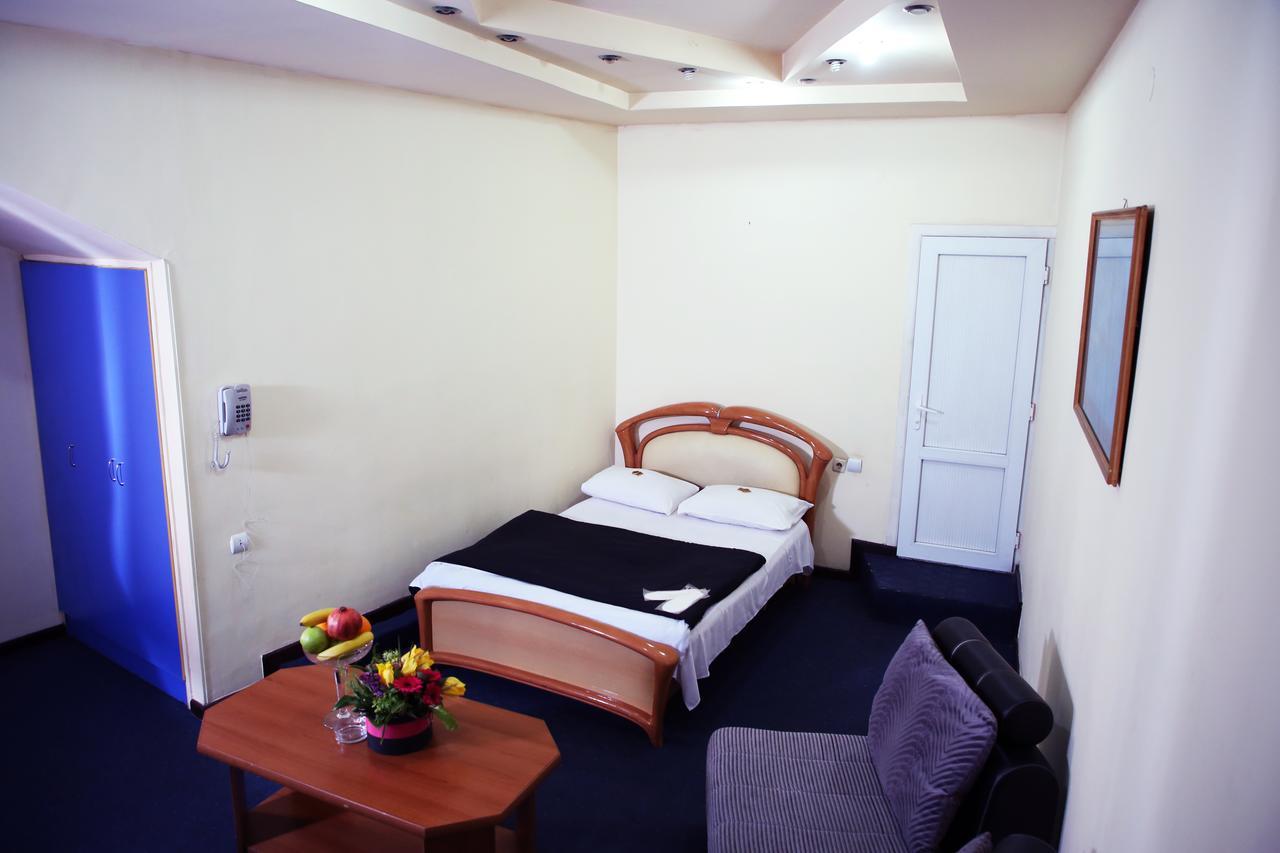 Aratta Hotel Argavand Екстериор снимка