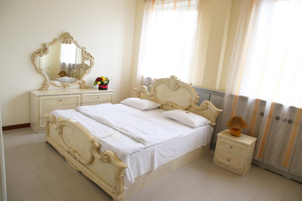 Aratta Hotel Argavand Екстериор снимка