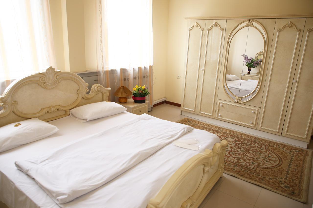 Aratta Hotel Argavand Екстериор снимка